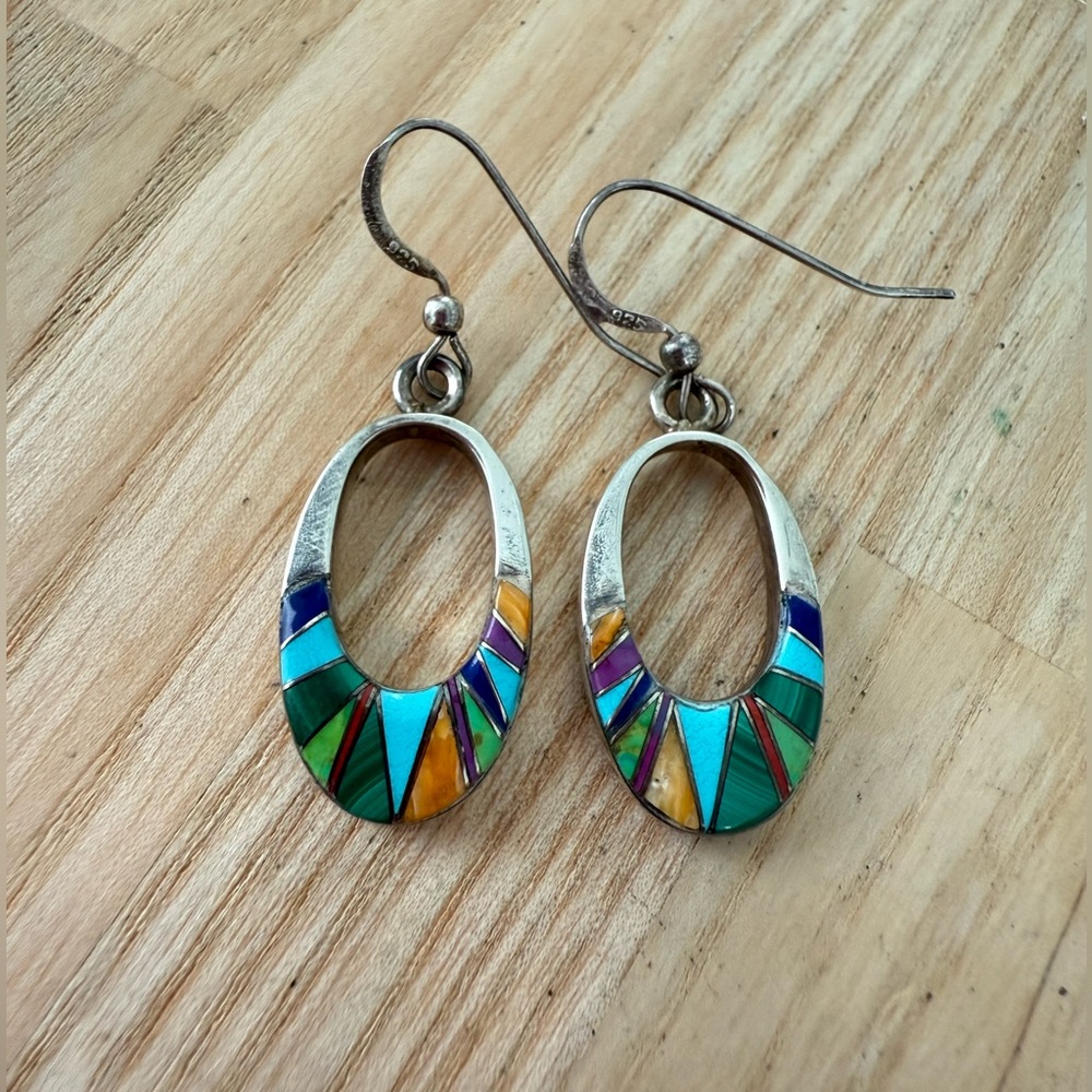 Artisan signed Southwestern 925 Sterling silver gemstone inlay oval earrings